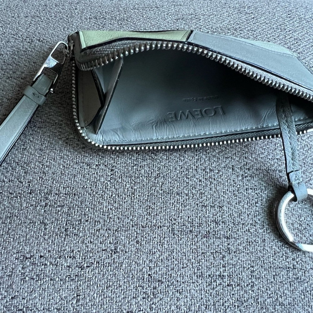 Loewe Puzzle Leather Zip Card Pouch - Picture 6 of 12